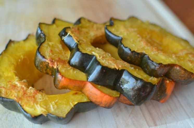Sweet Roasted Acorn Squash Flowers. Make your acorn squash into a fall flower dish your kids will love!